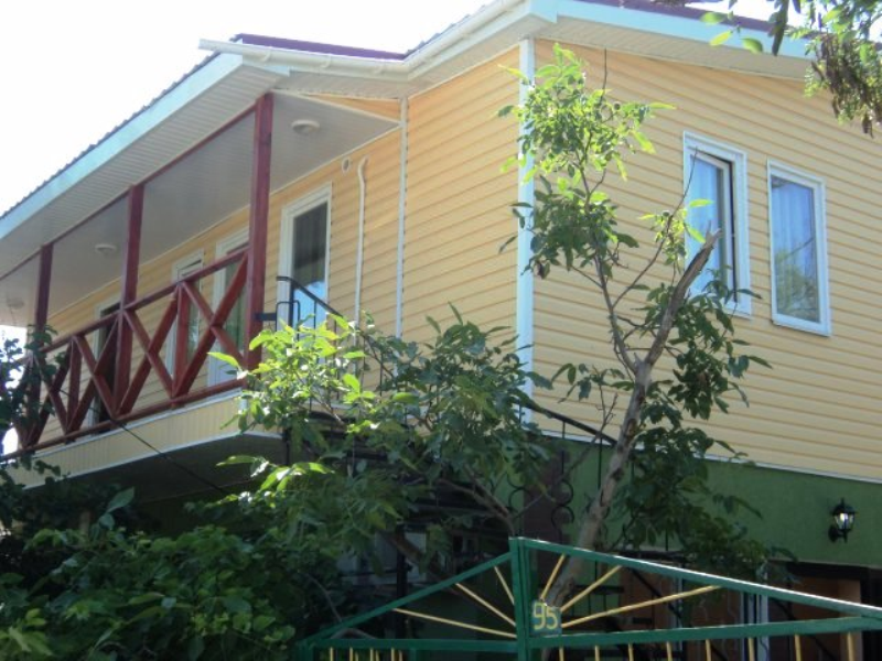 "Уют" гостевой дом в Курортном (Керчь) - фото 1