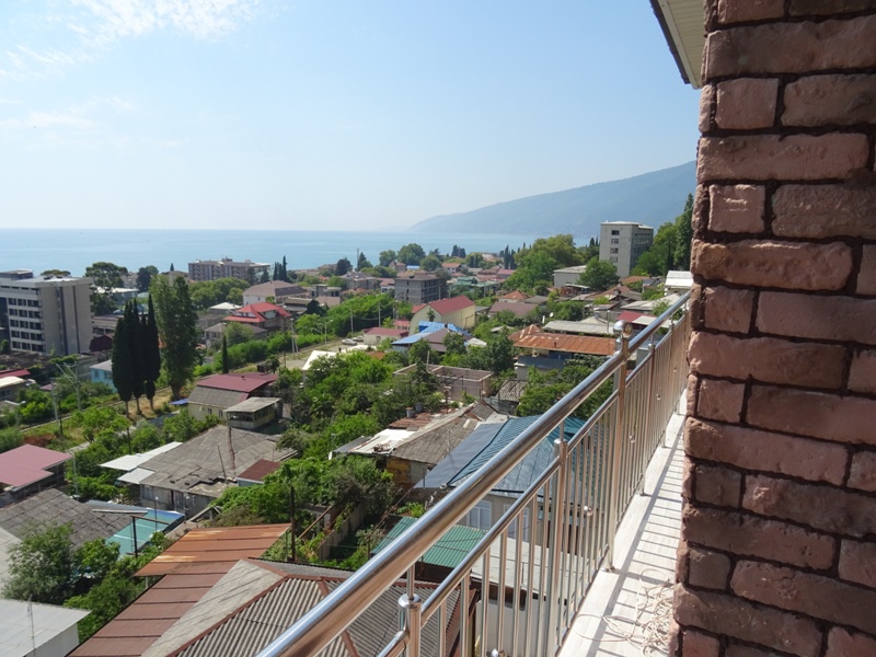 Отели в гаграх 2024 год. Отель панорама Гагра Абхазия. Отель панорама Гагра ул Альпийская. Панорама Гагра Абхазия гостевой дом.