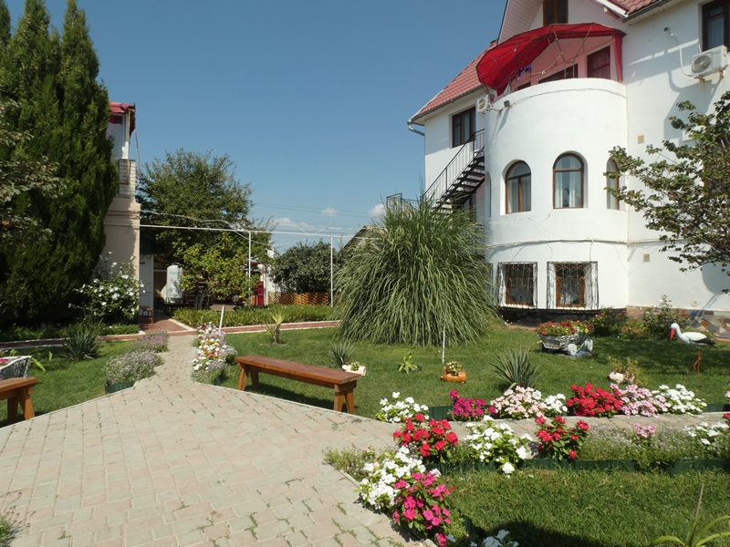 "Леополис" гостевой дом в Поповке (Евпатория) - фото 2