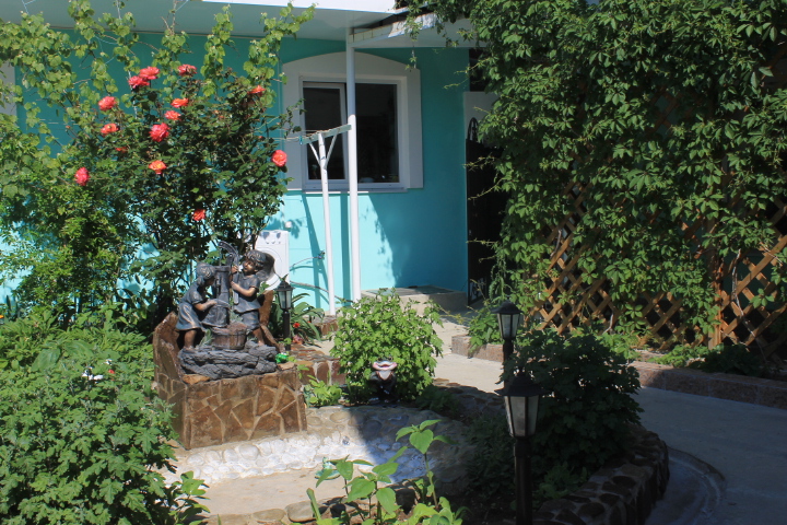 "На Садовой 2" гостевой дом в Орджоникидзе (Феодосия) - фото 3