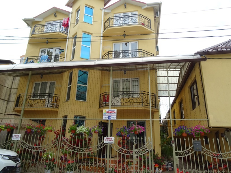 адлер ул. адлер улица мира 22 частный сектор. дельфинчик адлер гостевой дом. просвещения дом 173. сочи адлер отели.