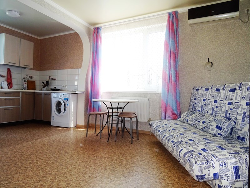 Квартира-студия на земле Крымская 18/15 в Евпатории - фото 2