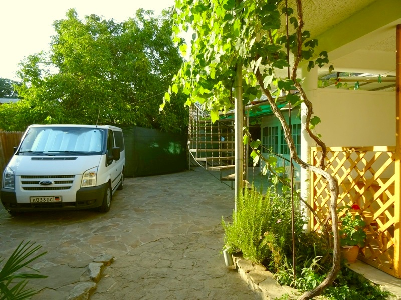 "Гранат" гостевой дом в с. Рыбачье (Алушта) - фото 1