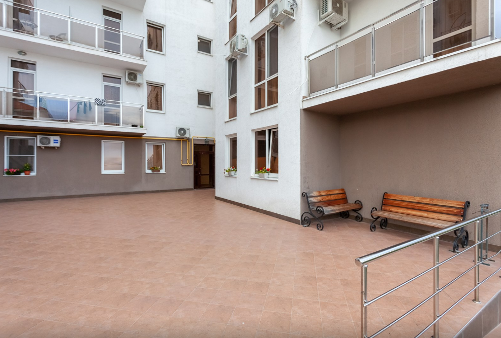 Тростник адлер гостевой дом. Тростниковая 35 Адлер. Тростниковая 35 Сочи. Адлер, ул. тростниковая, 35. Апартаменты Deluxe Сочи.