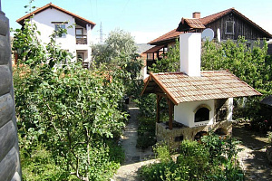 Гостевые дома Орджоникидзе с бассейном, "Заимка у охотника" с бассейном - цены