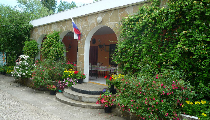 &quot;Надежда&quot; гостевой дом в с. Солнечногорское (Алушта) - фото 1