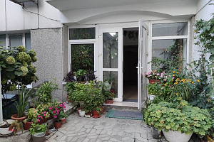 Квартира в Ялте, 2х-комнатная Боткинская 13 Квартира, - цены