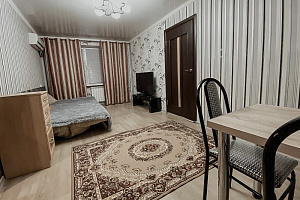 Гостиницы Астрахани с бассейном, 2х-комнатная Вячеслава Мейера 6 с бассейном - раннее бронирование