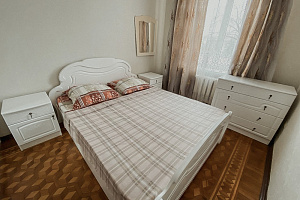 Гостиницы Астрахани с бассейном, 3х-комнатная Ленина 12 с бассейном - забронировать
