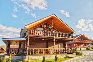 Гостевые дома Каменномостского с бассейном, "На Лесной" с бассейном - фото