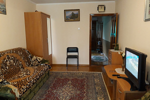 1-комнатная квартира Космонавтов 18 кв 39
