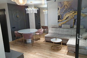 Квартира в Владивостоке, "С Дизайнерским Ремонтом Возле Моря" 2х-комнатная - цены
