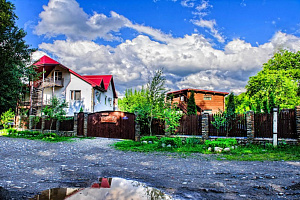 Гостевые дома Каменномостского с бассейном, "Жили-Были" с бассейном - фото
