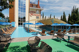 Отели Севастополя с подогреваемым бассейном, "Жаклин" с подогреваемым бассейном - фото