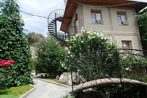 Гостевые дома Орджоникидзе с бассейном, "Гранатовая усадьба" с бассейном - цены