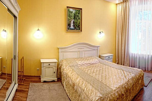 Отели Севастополя недорого, 2х-комнатная Большая Морская 5 недорого - цены
