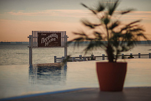 Отели Севастополя с подогреваемым бассейном, "Песочная Бухта" с подогреваемым бассейном - забронировать