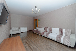 Квартира в Екатеринбурге, "В центре города" 2х-комнатная - фото