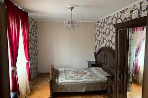 "Отдых у Теть Наиры" 3х-комнатная квартира в Сухуме