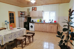 Дом под-ключ Лакоба 60/А Дом под-ключ, - раннее бронирование