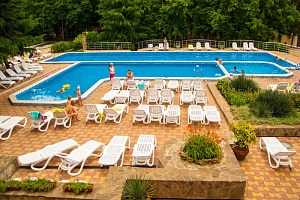 Отдых в Алуште с бассейном для детей, "GOLDEN FAMILY" санаторно-курортный комплекс с бассейном для детей - раннее бронирование