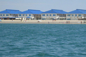 Дома Саки с бассейном, "Ласковый берег" с бассейном - фото