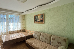 2х-комнатная квартира Горького 7