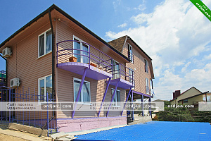 Гостевые дома Орджоникидзе с бассейном, "RusArs" с бассейном - фото