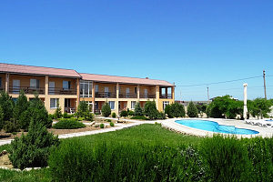 Гостевые дома Оленевки с бассейном, "Солнечная Гавань" с бассейном - раннее бронирование