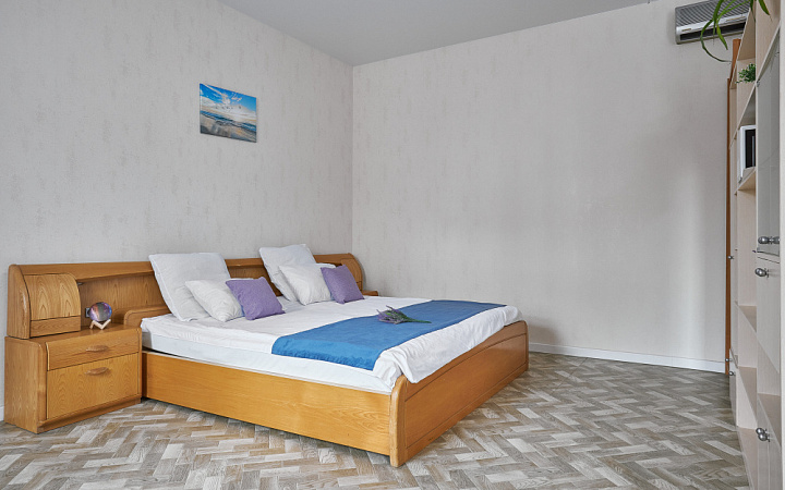 1-комнатная квартира Большая Морская 41 в Севастополе - фото 1