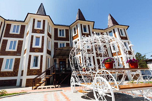 Отель в Горячинске, "White Carriage Inn" Отель,  - фото