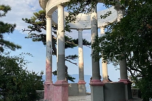 Причал у моря ялта