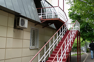 Московский аквапарк "Кузьминки" и хостел "СВ" расположены по адресу Краснодарская улица, 33