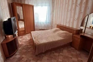 Гостиница в Усть-Куте, 2х-комнатная Толстого 49 кв 30