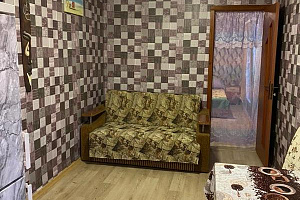 Домики у моря штормовое