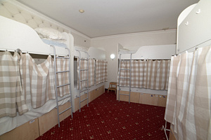 Кровать в общем 14-местном номере