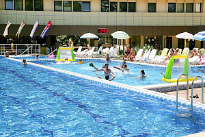 Отдых в Алуште с бассейном для детей, "GOLDEN FAMILY" санаторно-курортный комплекс с бассейном для детей - забронировать