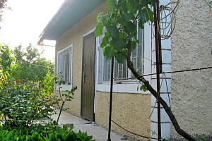 Дом в Орджоникидзе, "Дача на волне" - фото