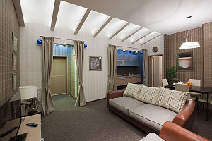 Отели Белокурихи с бассейном, "Алтайский замок" гостиничный комплекс с бассейном - фото