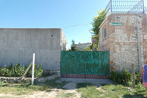 Гостевые дома Оленевки с бассейном, "Ксюша" с бассейном - цены
