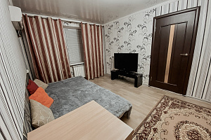 Гостиницы Астрахани с бассейном, 2х-комнатная Вячеслава Мейера 6 с бассейном - фото